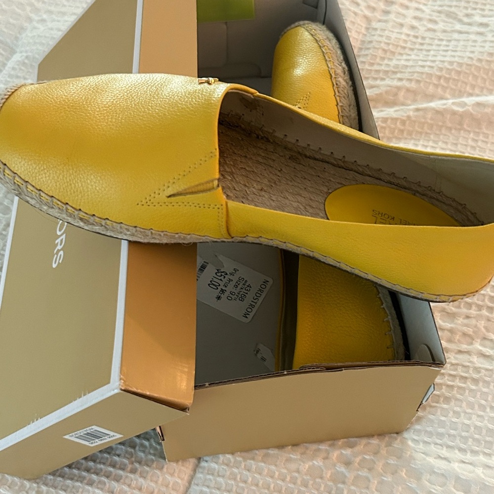 Michael Kors leather flat.